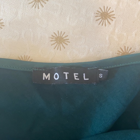 Motel Rocks Paiva Dress in Satin Forest Green size small - Picture 5 of 6